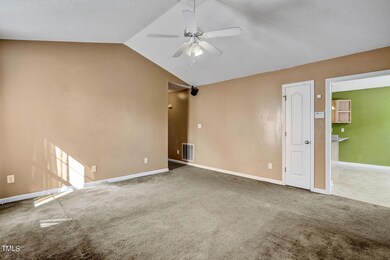 7-web-or-mls-1212 Woodbriar St -12
