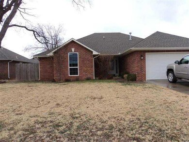 1933 Ridge Crest Dr, Shawnee, OK 74804 - photo 2