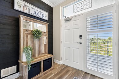 Attractive front entry