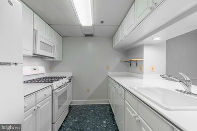 The Williamsburg unit 819, Arlington, VA 22201 - photo 7