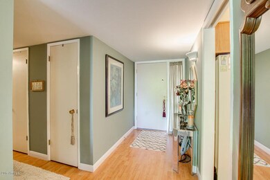 10110 W Cheryl Dr, Sun City, AZ 85351 - photo 5