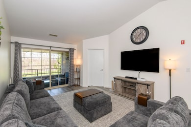 18520H Emerald Cir-10