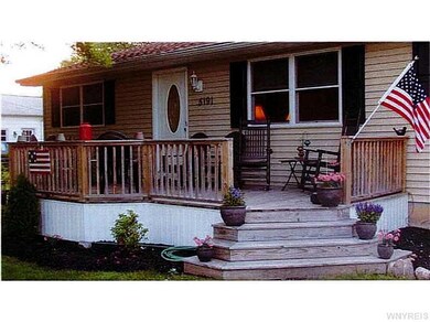 5191 Mapleton Rd, Lockport, NY 14094 - photo 2