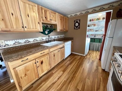 Welcome to 2359 Halkirk Street N!