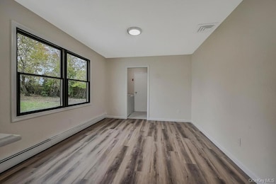 21 Crater Lake Dr, Coram, NY 11727 - photo 6