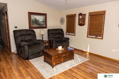 1721 N Platte Ave, York, NE 68467 - photo 3