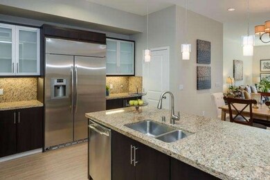 European Dark Cabinetry, Stylish Venetian Gold Gra