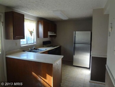 9237 Redbridge Ct, Laurel, MD 20723 - photo 2