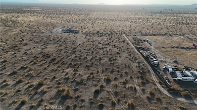 730 Vinton Rd, Adelanto, CA 92301 - photo 5