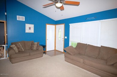 4649_HiddenCreekLn_07