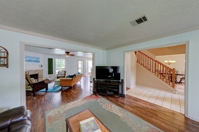 Formal living room off entry could also be a study