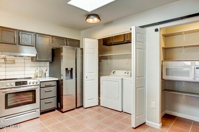 16_1413_N_Oak_St__13_mls