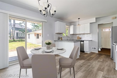 Kitchen/Dining Area