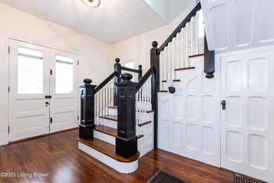 1214 E Elm