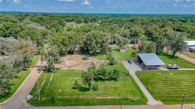 204 E 3rd St, Urich, MO 64788 - photo 4