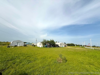 20211 Cedar Rd, Henryetta, OK 74437 - photo 3