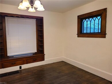 141 E Elm St, Kent, OH 44240 rental is a 3 to 4 be