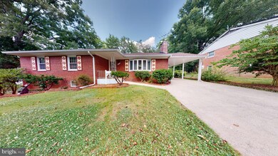 7003 Lyle St, Lanham, MD 20706 - photo 3