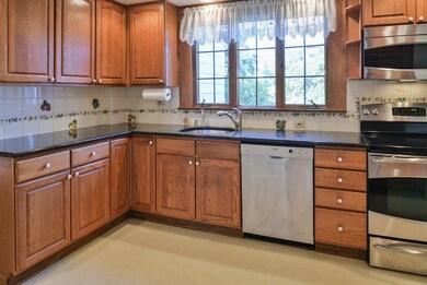 6 Canterbury Rd, Marblehead, MA 01945 - photo 6