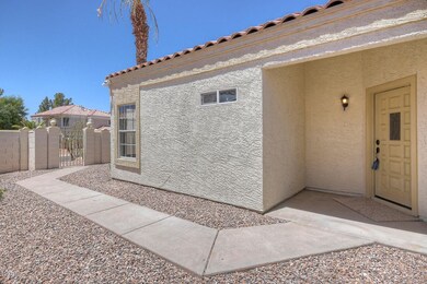 3402 E Woodland Dr Phoenix AZ-large-002-