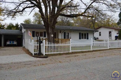 2102 SW 66th St, Topeka, KS 66619 - photo 2