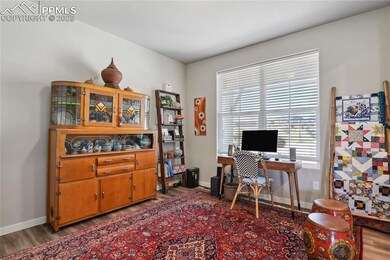 Sitting room or could be an office