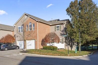 843 Mystic Pointe Dr unit 843, Lewis Center, OH 43035 - photo 3