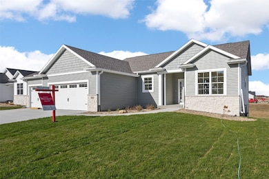 226 Mccarran Ave NE, Cedar Rapids, IA 52302 - photo 2