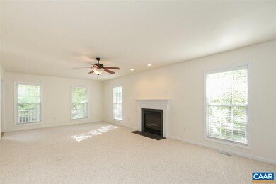 Lrg Greatroom w/Gas-log FP and Lots of Windows