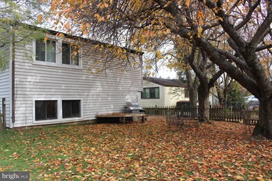 9115 Goldamber Garth, Columbia, MD 21045 - photo 3