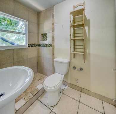 505 S J St unit Up, Lake Worth, FL 33460 - photo 7