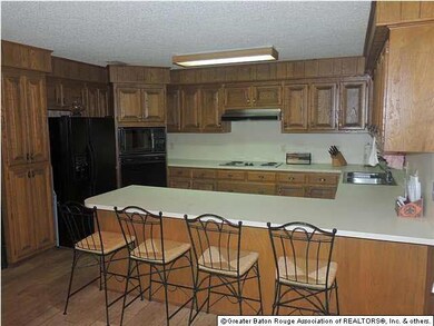 Kitchen with breakfast bar. Plenty of counter spac