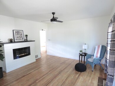 Living rm 4