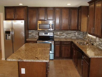 New Kitchen with Granite!