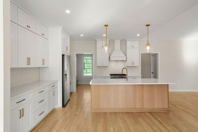 27 Lily Ln, Londonderry, NH 03053 - photo 4