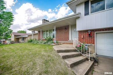 209 E Northridge Ln, Peoria, IL 61614 - photo 2