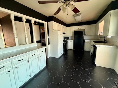 1904 S 21st St, Chickasha, OK 73018 - photo 6