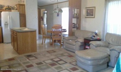 kitchen/living room