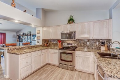 !3 1064 S Amulet - 003 - Kitchen 2