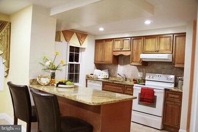 9923 Manet Rd, Burke, VA 22015 - photo 7