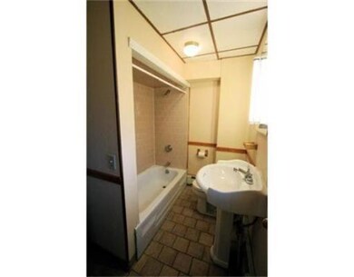 23 Montgomery St unit 1, Cambridge, MA 02140 - photo 5
