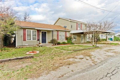 303 E Ford St, Decatur, TX 76234 - photo 2