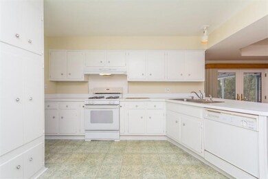 2754 Briarcliff St, Ann Arbor, MI 48105 - photo 4