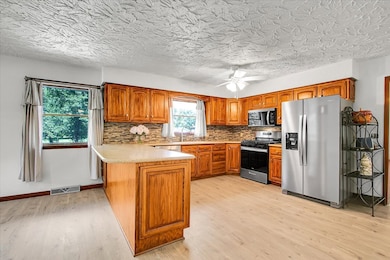 25734 Hickory Ct, Minooka, IL 60447 - photo 6