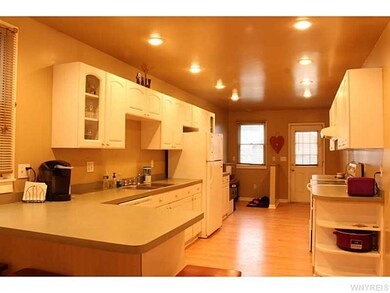 Kitchen huge kitchen with breakfast bar
