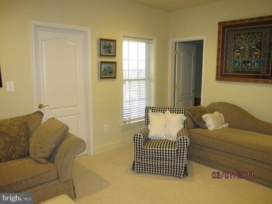 9912 Cyrandall Place, Oakton, VA 22124 - photo 5