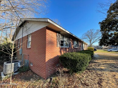 720 Gardenview Dr, Jacksonville, NC 28540 - photo 4