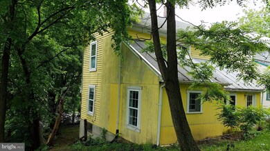 32 Duane Ln, Berkeley Springs, WV 25411 - photo 4