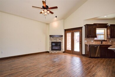 1605 Pinewood Dr, Moore, OK 73160 - photo 6