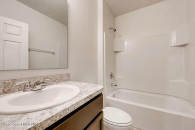 Aria D-small-010-3-Bathroom-666x445-72dp